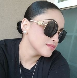 Meet your Posher, Arlette